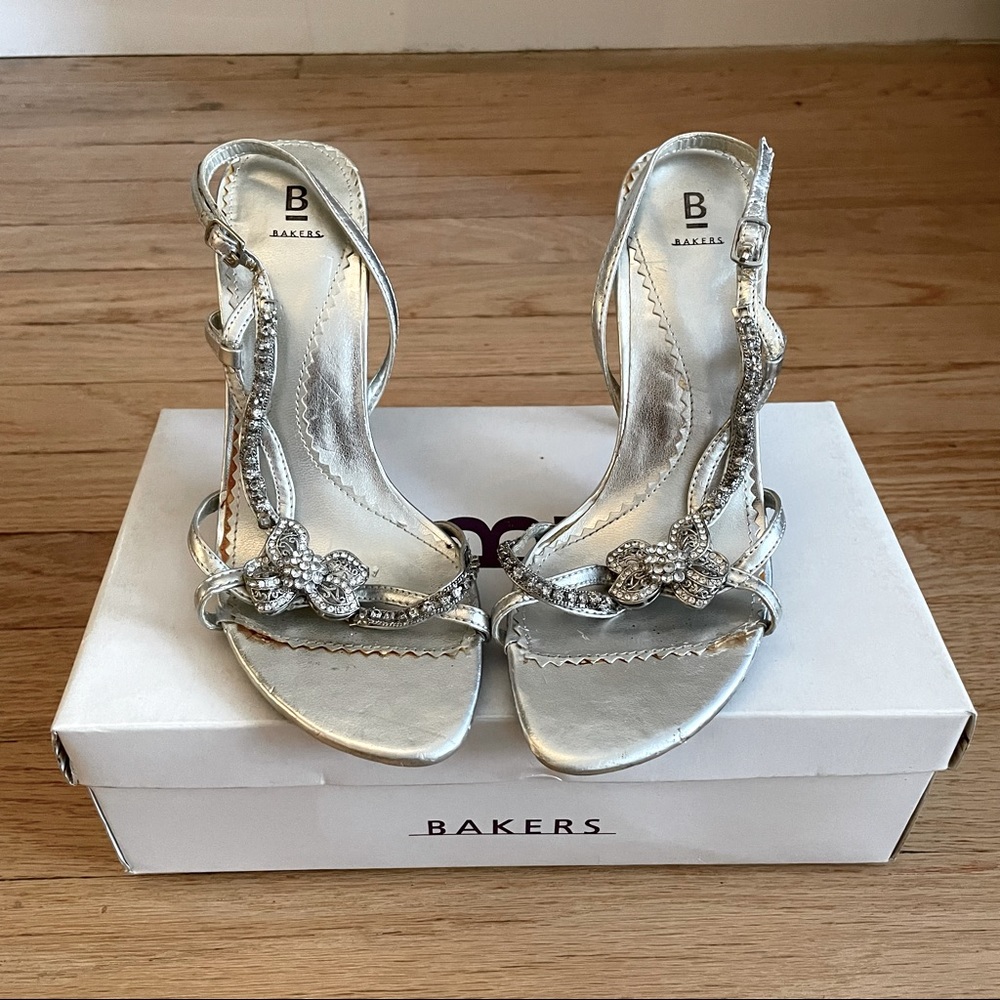 Bakers Silver Dressy Sandal Heels - size 5